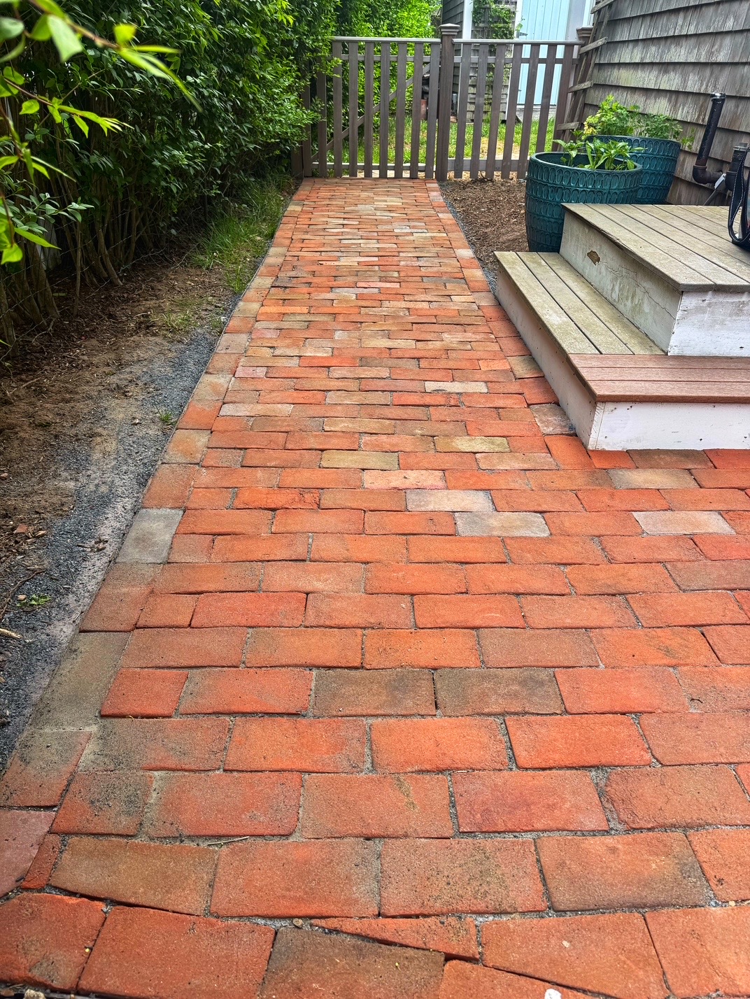 Walkway to fence gate