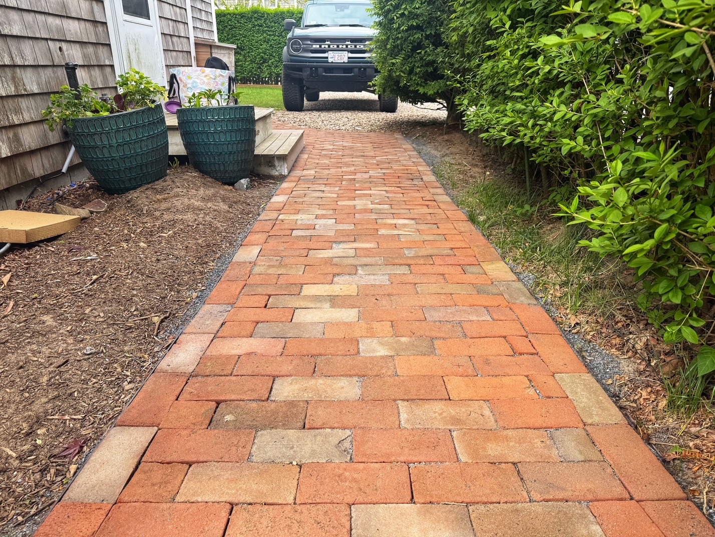 Walkway with planters